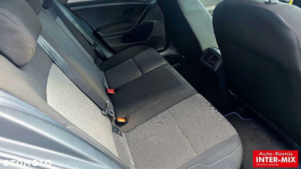 Volkswagen Golf - 24