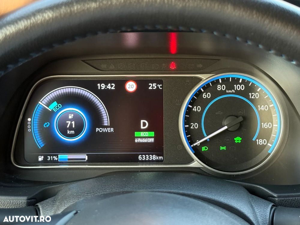 Nissan LEAF 40 kWh Tekna - 34