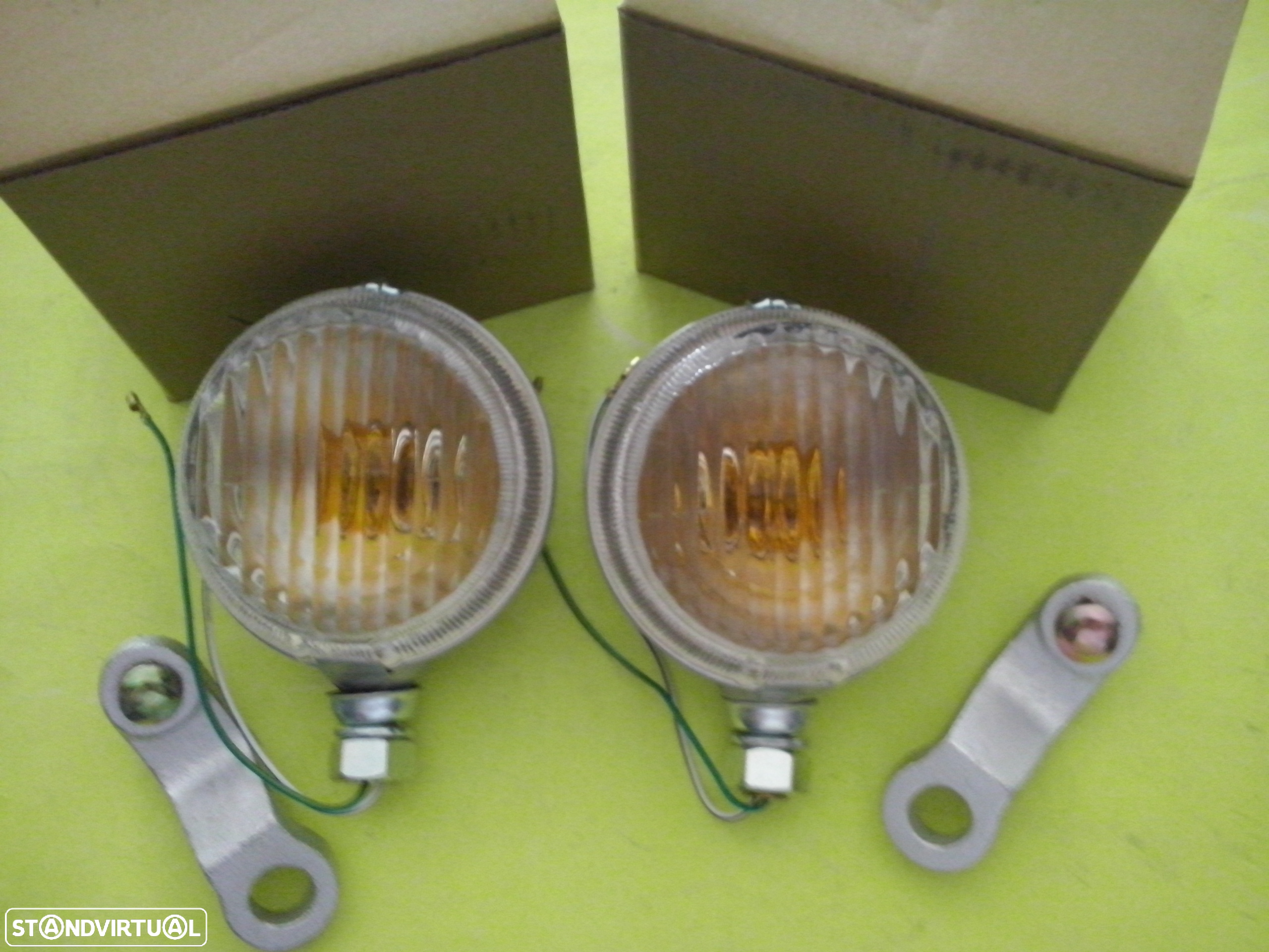 Faróis de Nevoeiro com suporte Toyota Land Cruiser Bj40 (NOVOS) - 2