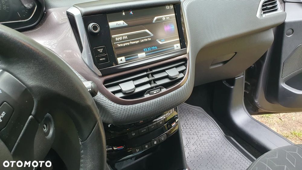 Peugeot 2008 1.6 VTi Active - 23