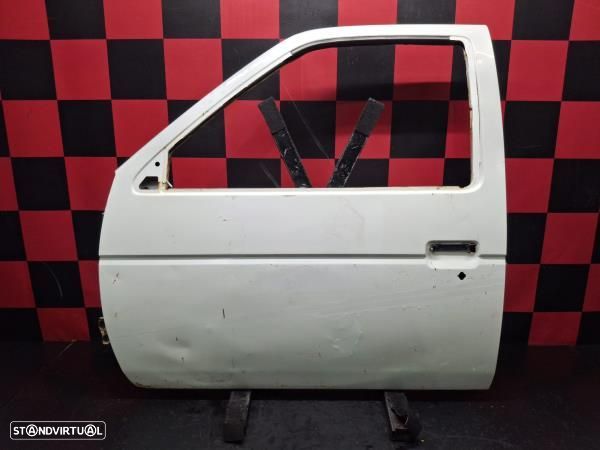 Porta Frente Esquerda Nissan Navara (D21) - 1