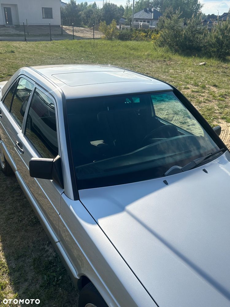 Mercedes-Benz W201 (190) - 9