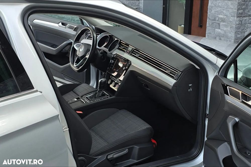 Volkswagen Passat 1.6 TDI SCR DSG Business - 8