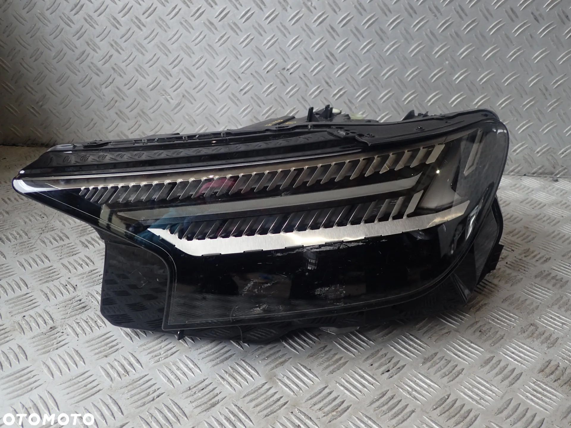 AUDI Q4 E-TRON LAMPA REFLEKTOR FULL LED MATRIX EUROPA 89A941035 - 1