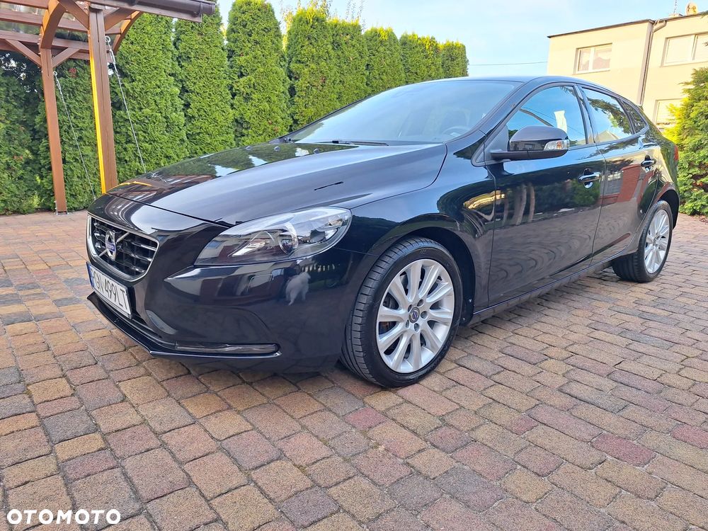 Volvo V40 D3 Momentum - 1