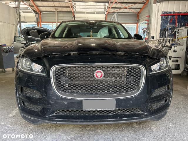 Jaguar F-Pace 20d AWD Pure - 2