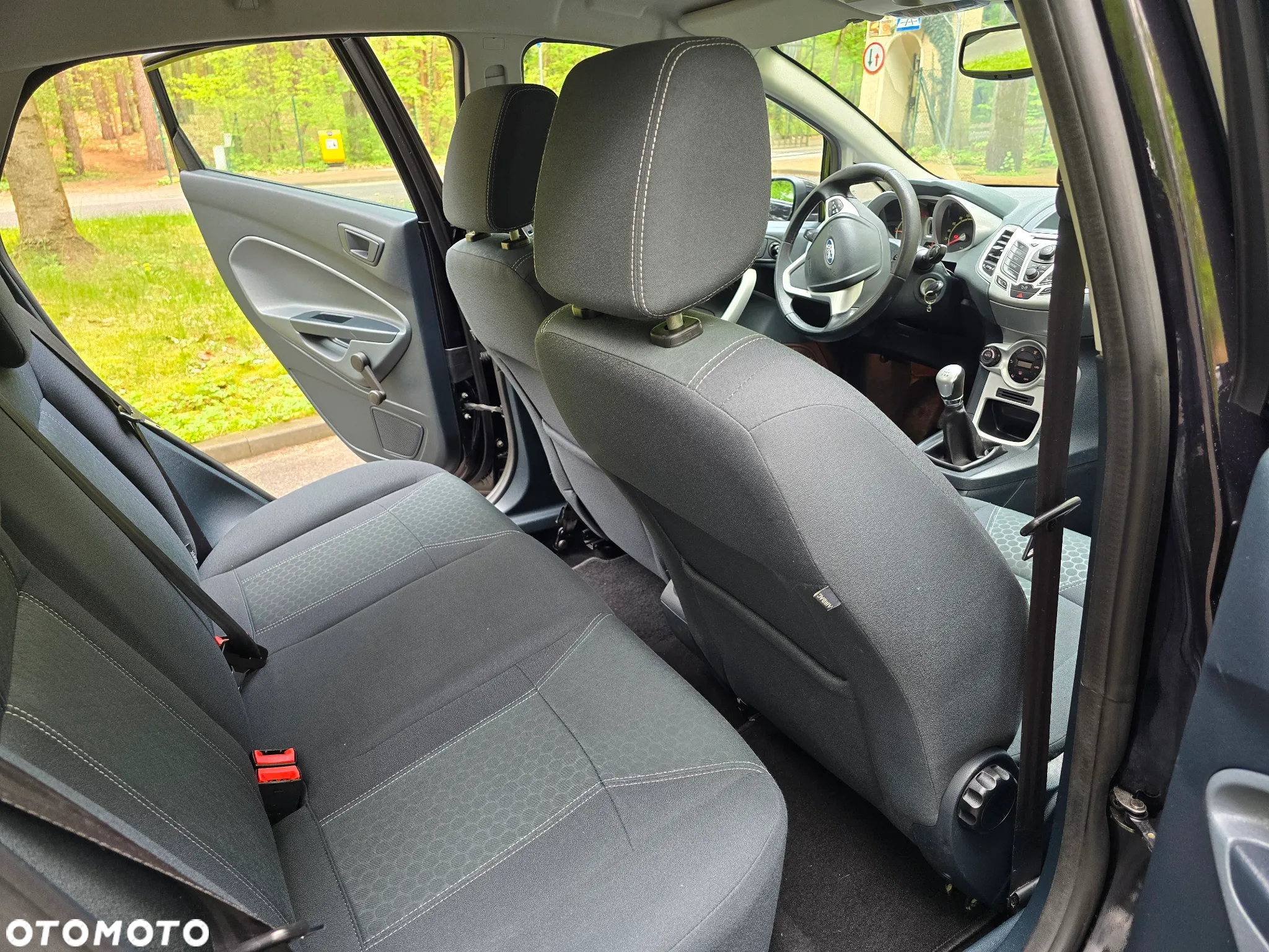Ford Fiesta 1.6 Titanium - 21