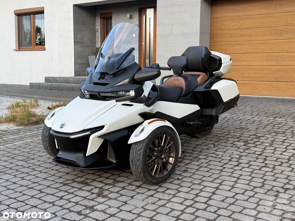 Can-Am Spyder - 2