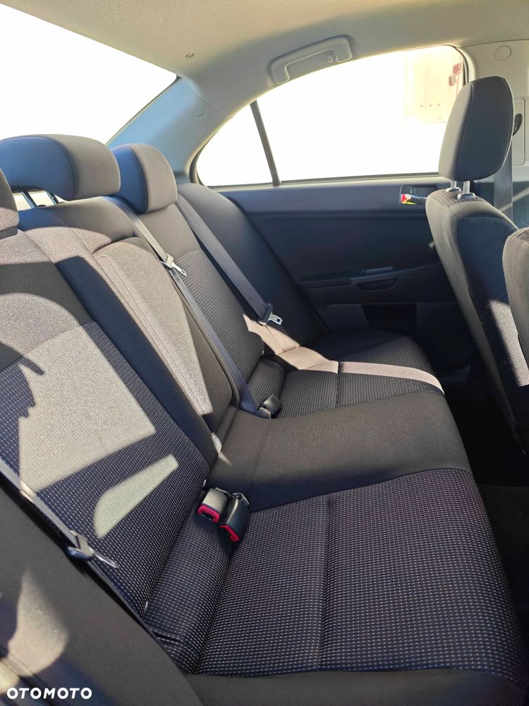 Mitsubishi Lancer 1.6 Invite - 14