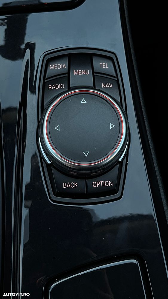 BMW Seria 5 525d xDrive AT - 29