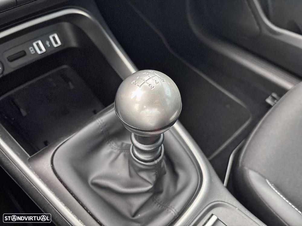 Jeep Avenger 1.2 GSE T3 Altitude - 21