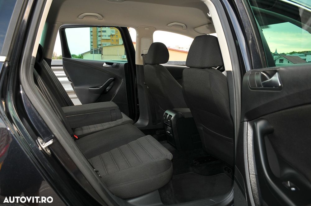 Volkswagen Passat - 12