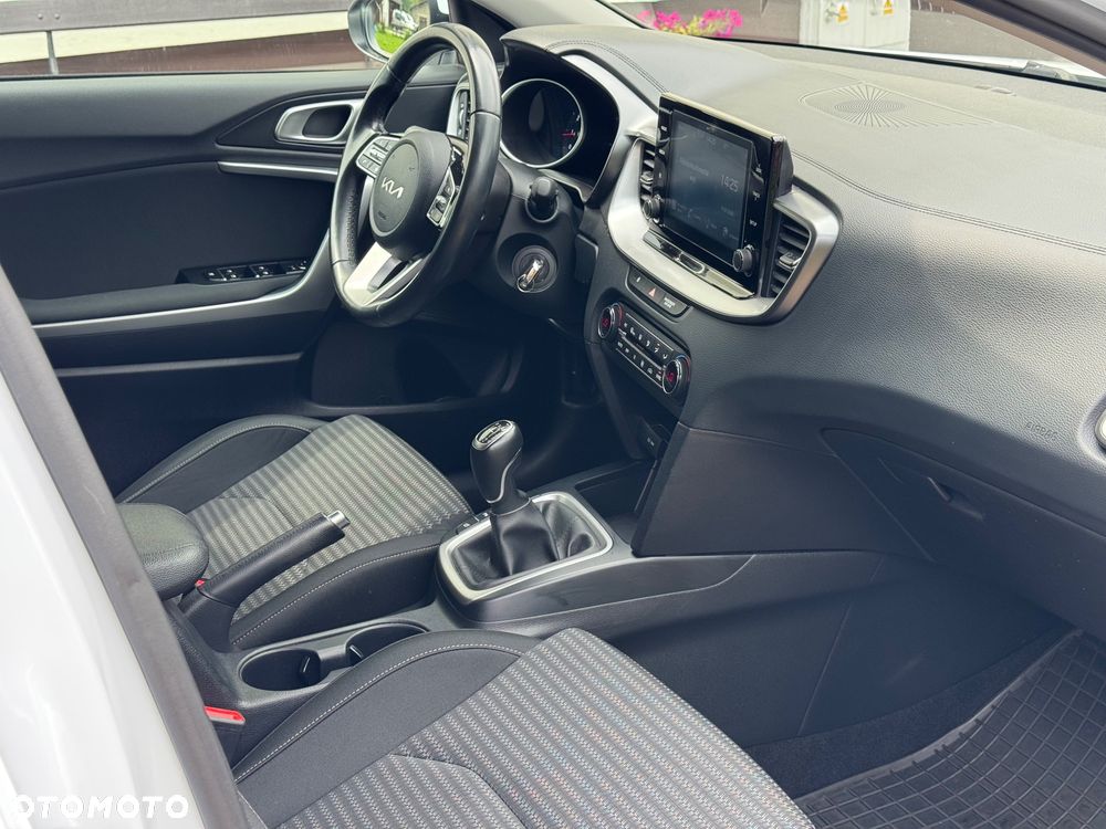 Kia Ceed 1.5 T-GDI M - 22