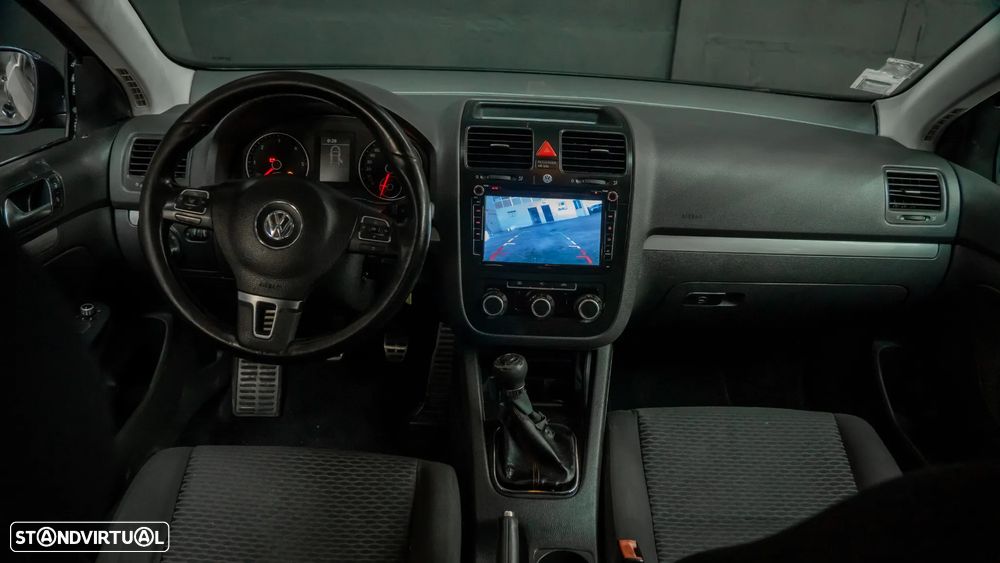VW Jetta - 16