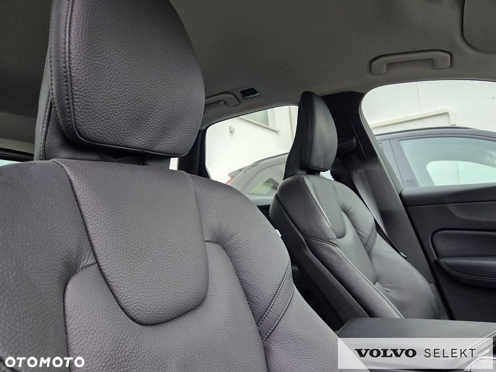 Volvo XC 60 B5 B AWD Plus Dark - 23