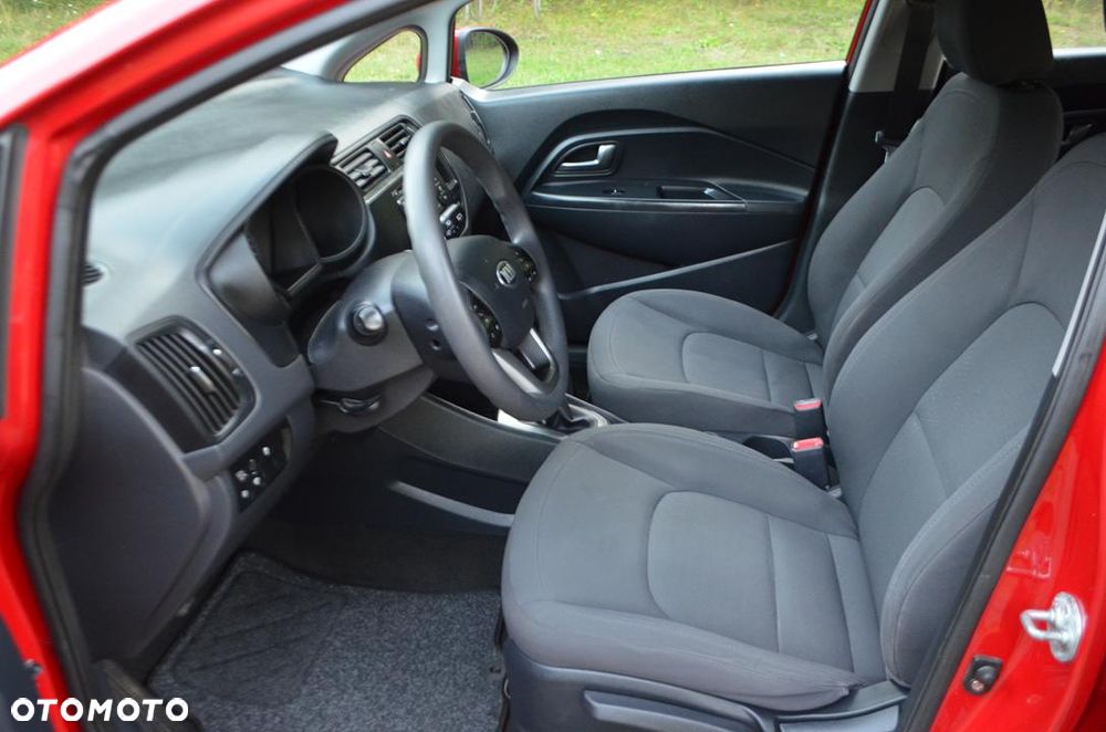 Kia Rio 1.2 Attract - 28