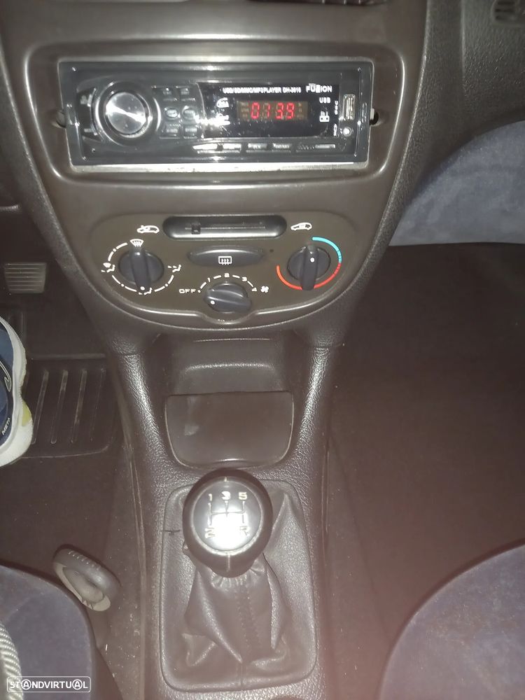 Peugeot 206 1.1 XR Présence - 12