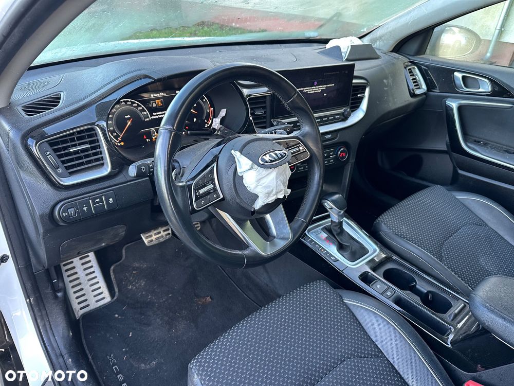 Kia XCeed 1.6 CRDi DCT7 LAUNCH EDITION - 17