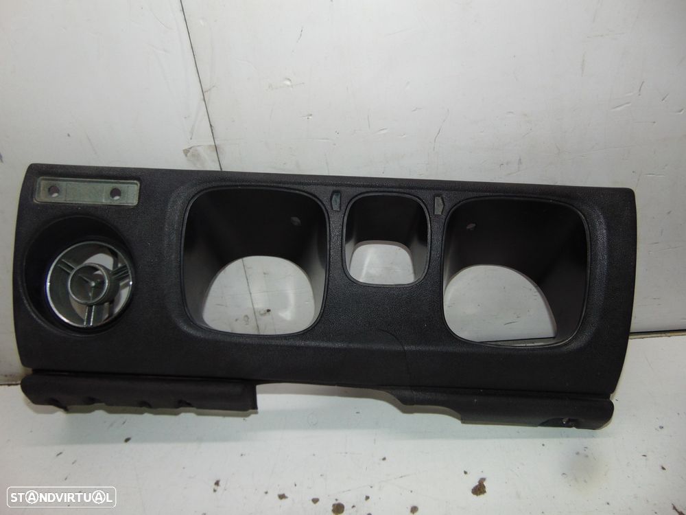 Datsun 1600 sss tri´s aro do velocímetro/Porta luvas - 2