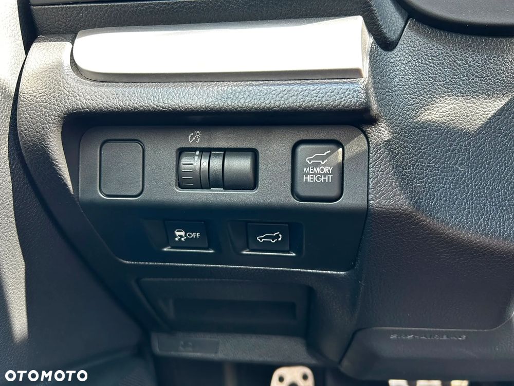 Subaru Forester 2.0XT Platinum Lineartronic - 23