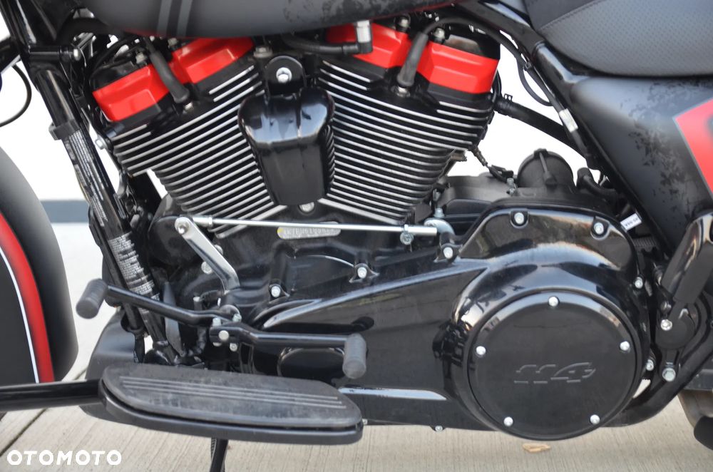 Harley-Davidson Touring Road Glide - 39