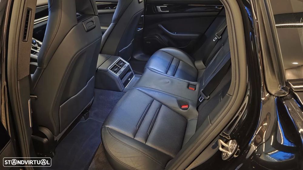 Porsche Panamera 4 E-Hybrid - 45