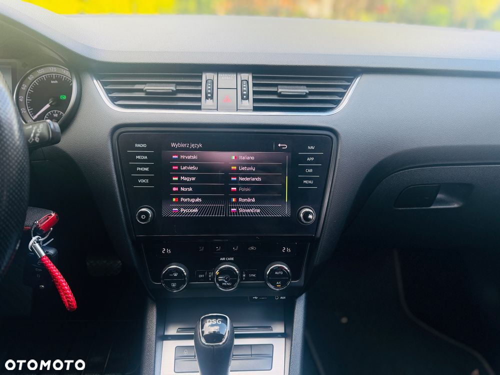 Skoda Octavia Combi 1.6 TDI DSG Premium Edition - 32