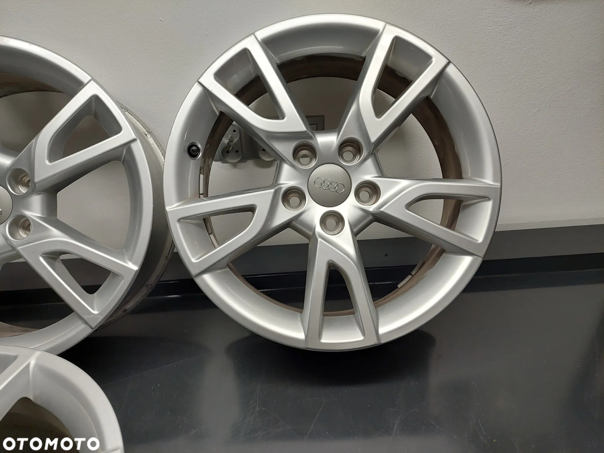 AUDI Q3 felgi aluminiowe 17'' 6.5Jx17H2 ET33 - 3