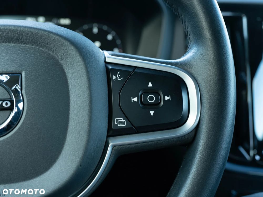 Volvo V60 D4 Momentum Pro - 25