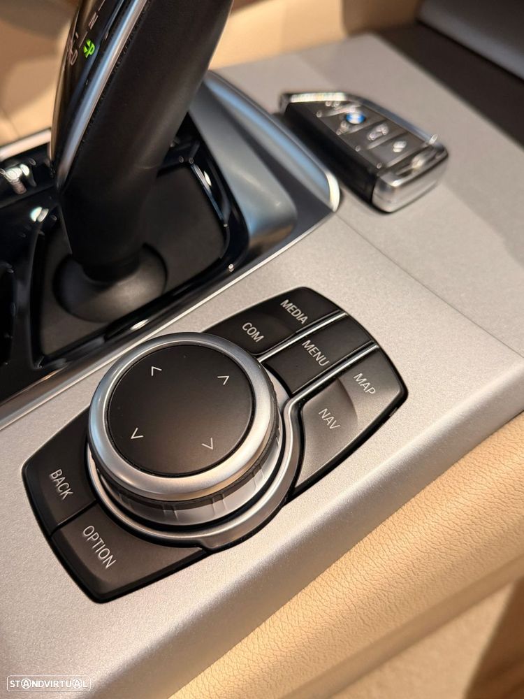 BMW 520 d Line Luxury Auto - 33