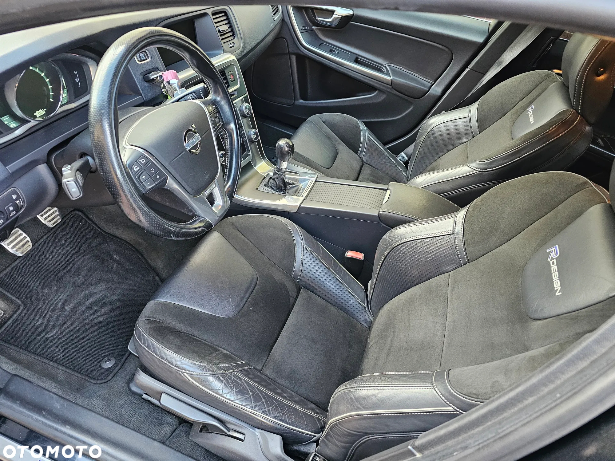 Volvo S60 T3 R-Design Summum - 29