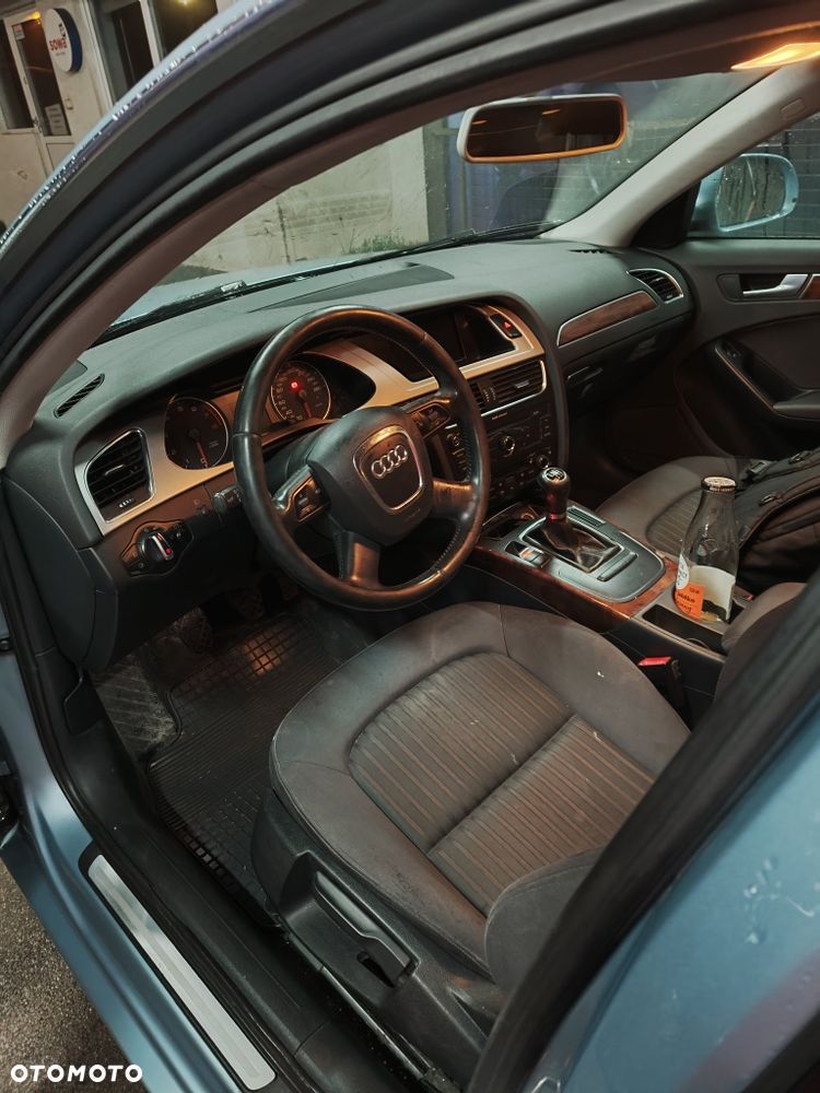 Audi A4 Limousine - 5