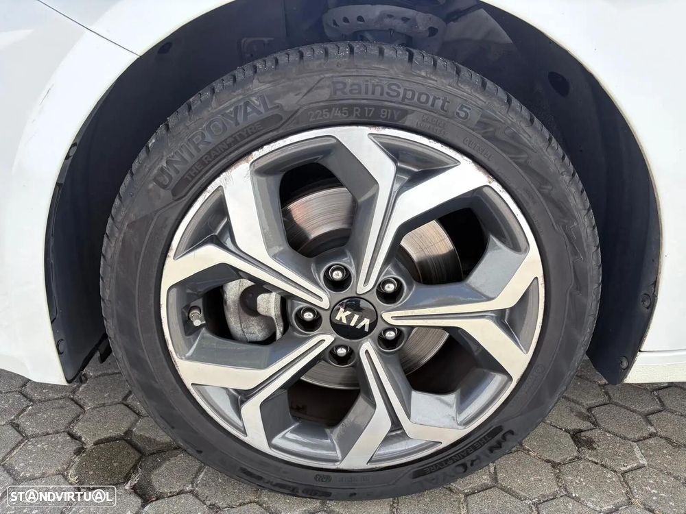 Kia Ceed SW 1.4 T-GDI Drive+SRF 7DCT - 13