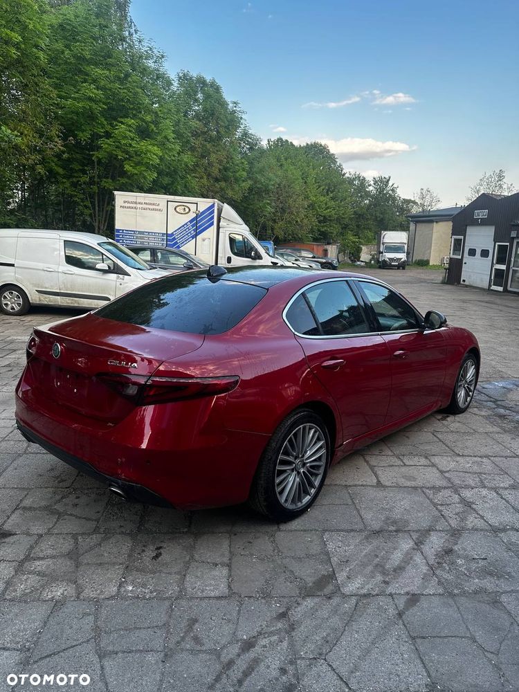 Alfa Romeo Giulia 2.0 Turbo 16V AT8-Q4 Veloce Ti - 5