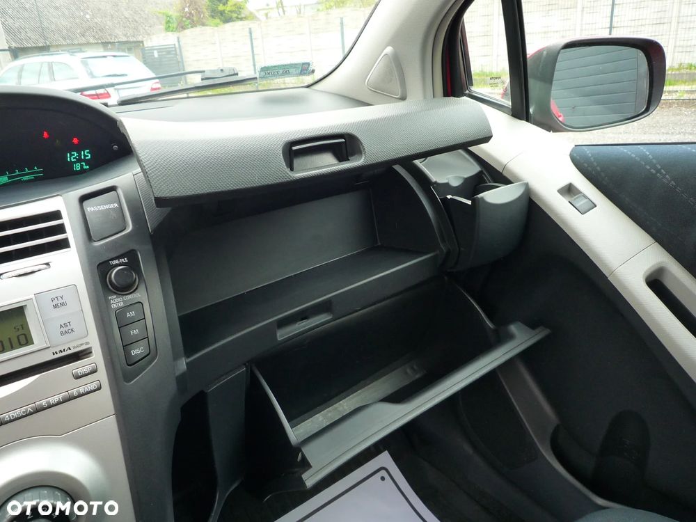 Toyota Yaris 1.4 D-4D Cool - 33