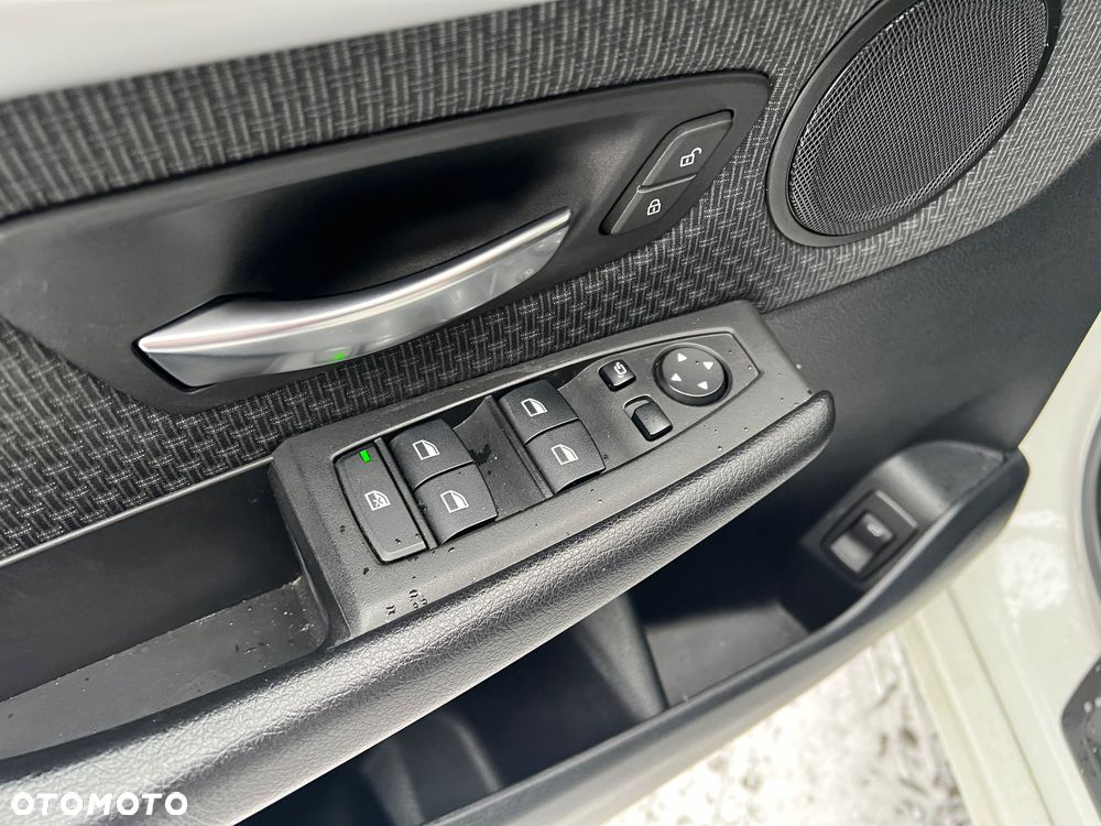 BMW Seria 2 216d Sport Line - 17