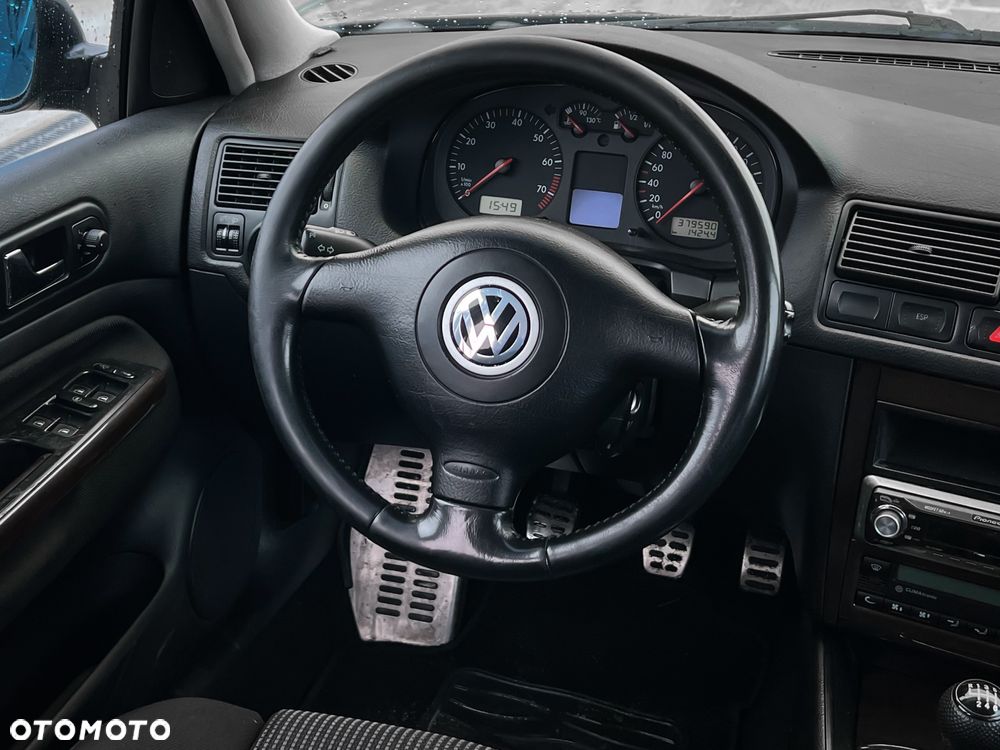 Volkswagen Golf - 25