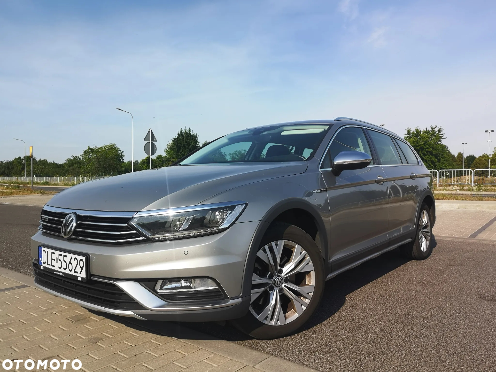 Volkswagen Passat - 4