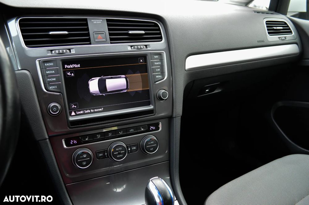 Volkswagen Golf e-Golf - 26