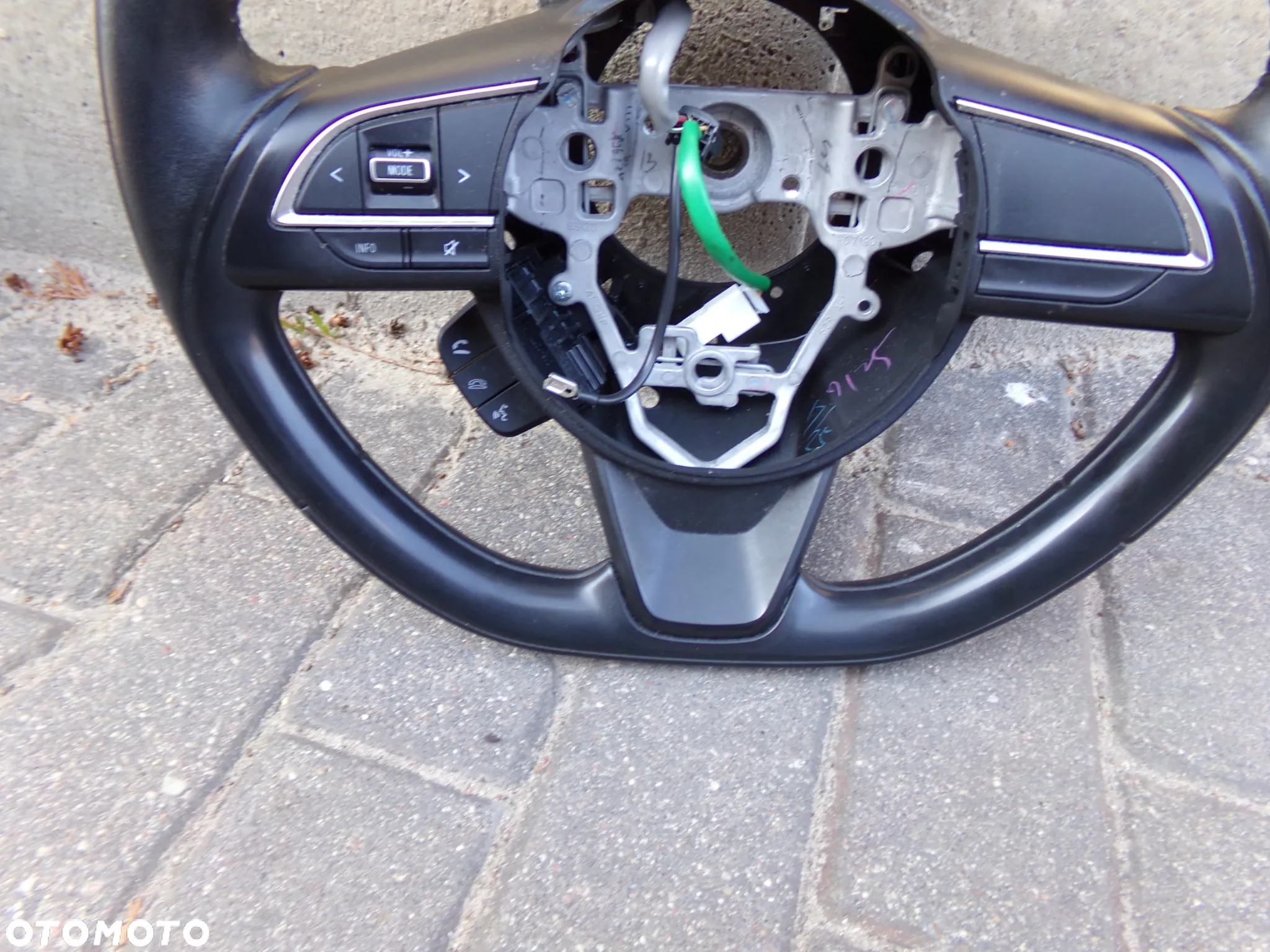 Kierownica Suzuki Swift MK8 - 2