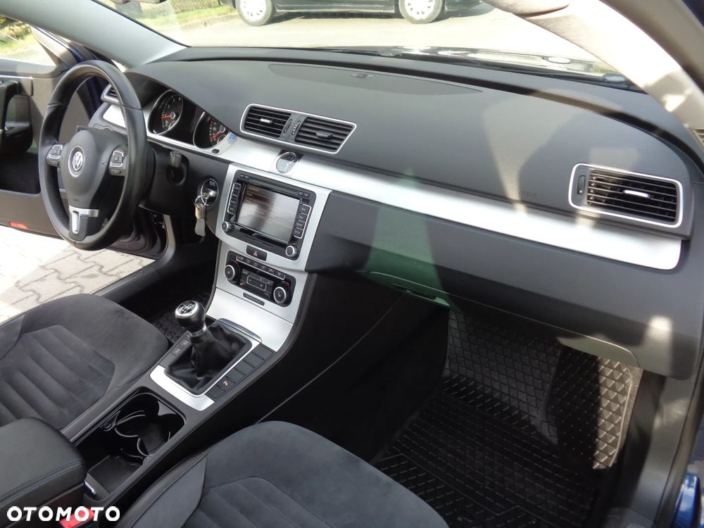 Volkswagen Passat 1.8 TSI Highline - 24