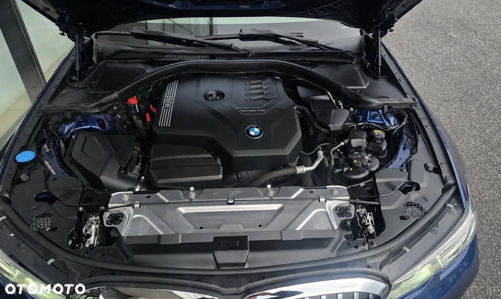 BMW Seria 3 330i xDrive Luxury Line - 15
