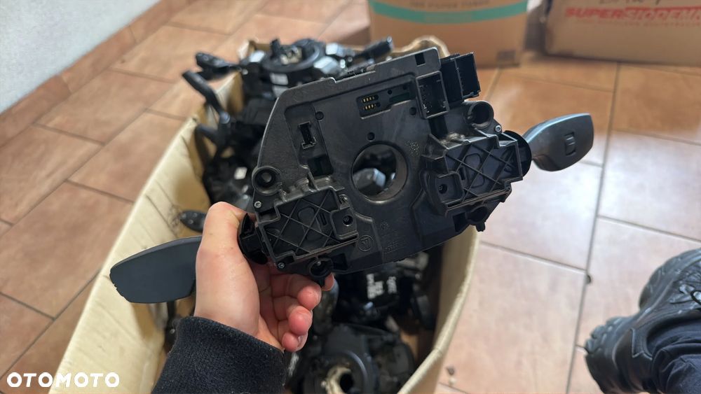 BMW F22 F32 F30 F33 PAJĄK TAŚMA MANETKI PRZEŁĄCZNIK ZESPOLONY 9351145 - 2