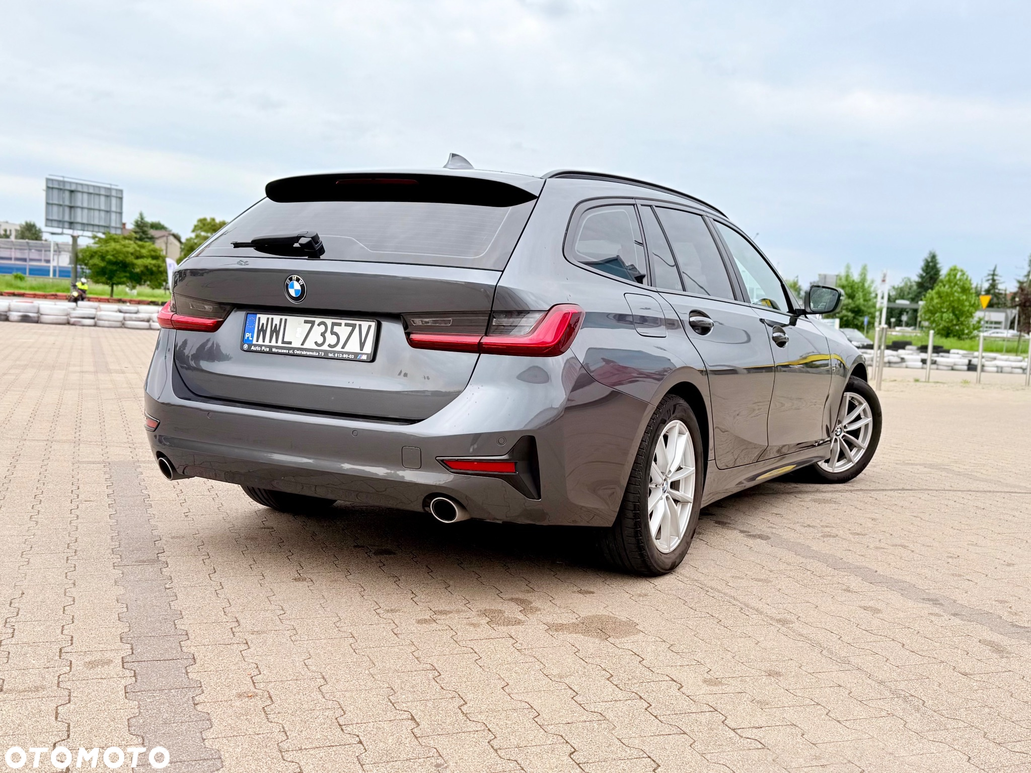 BMW Seria 3 318d Touring Advantage - 8