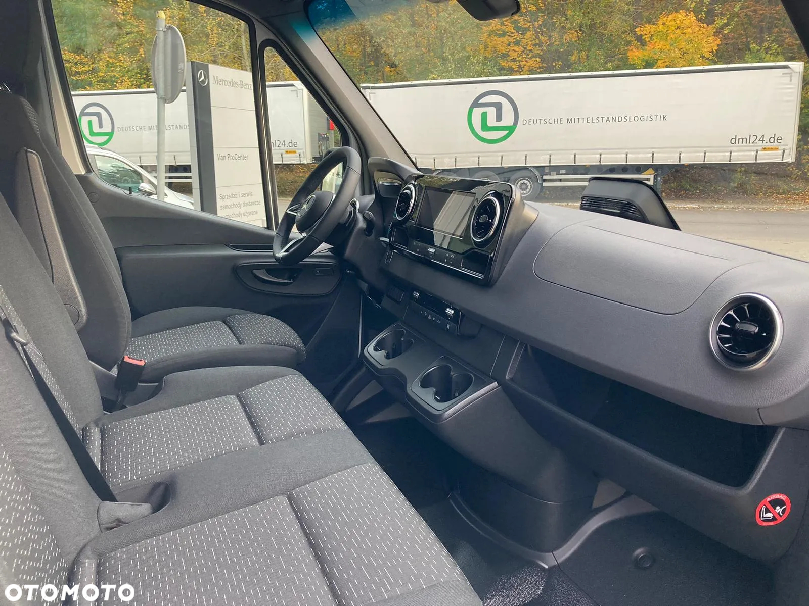 Mercedes-Benz eSprinter - 16