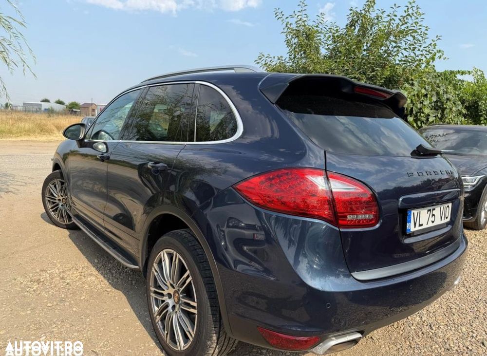 Porsche Cayenne - 4