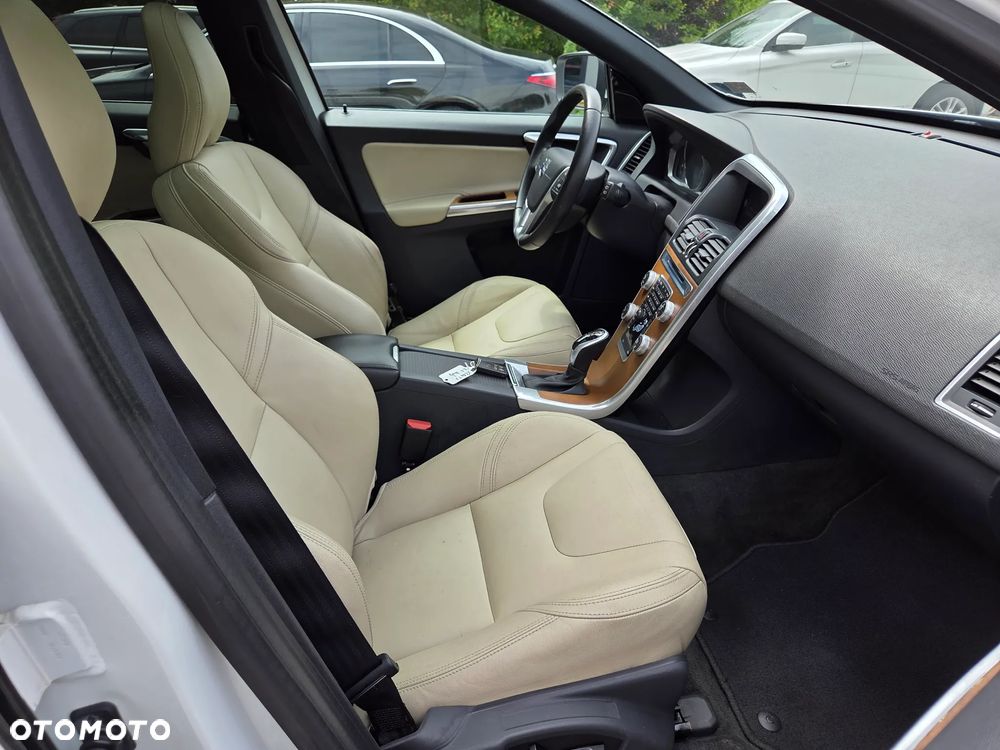 Volvo XC 60 T5 AWD Summum - 12