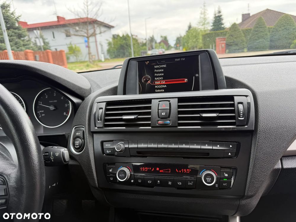 BMW Seria 1 120d - 33