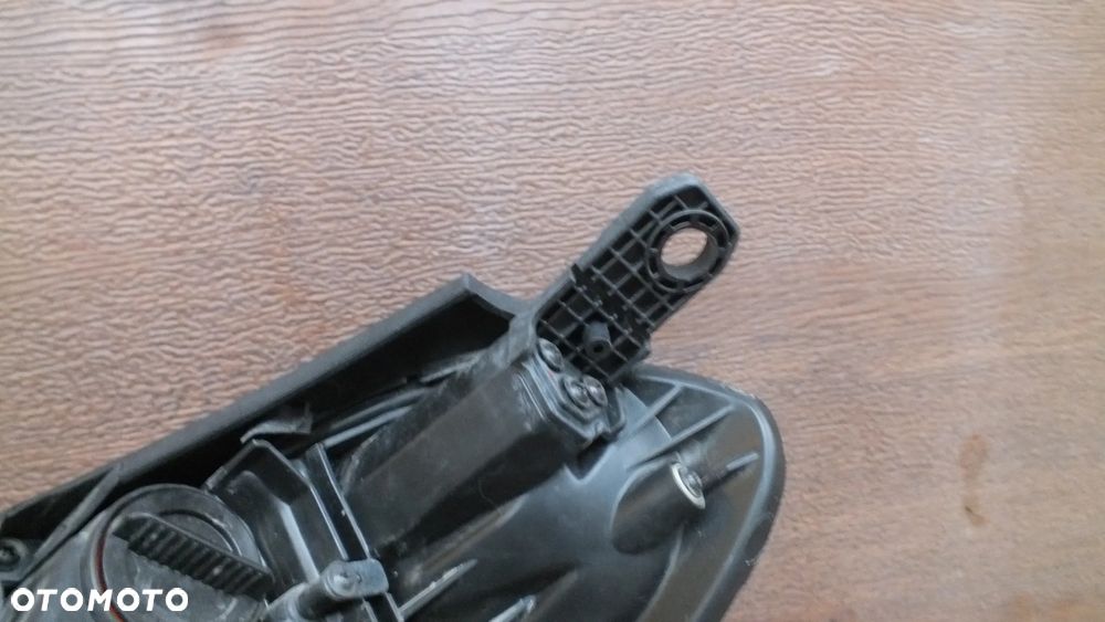 Lampa przednia Prawa Hyundai Tucson III 92102-D7201 - 5