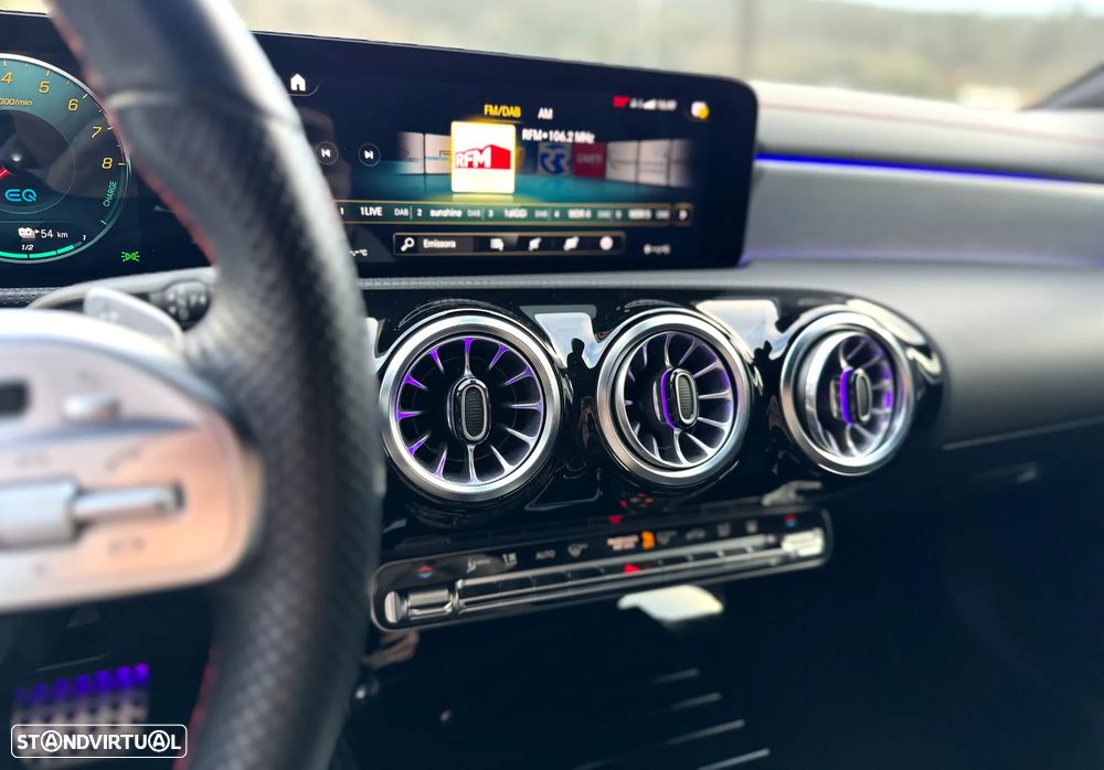 Mercedes-Benz CLA 250 e Shooting Brake AMG Line - 30